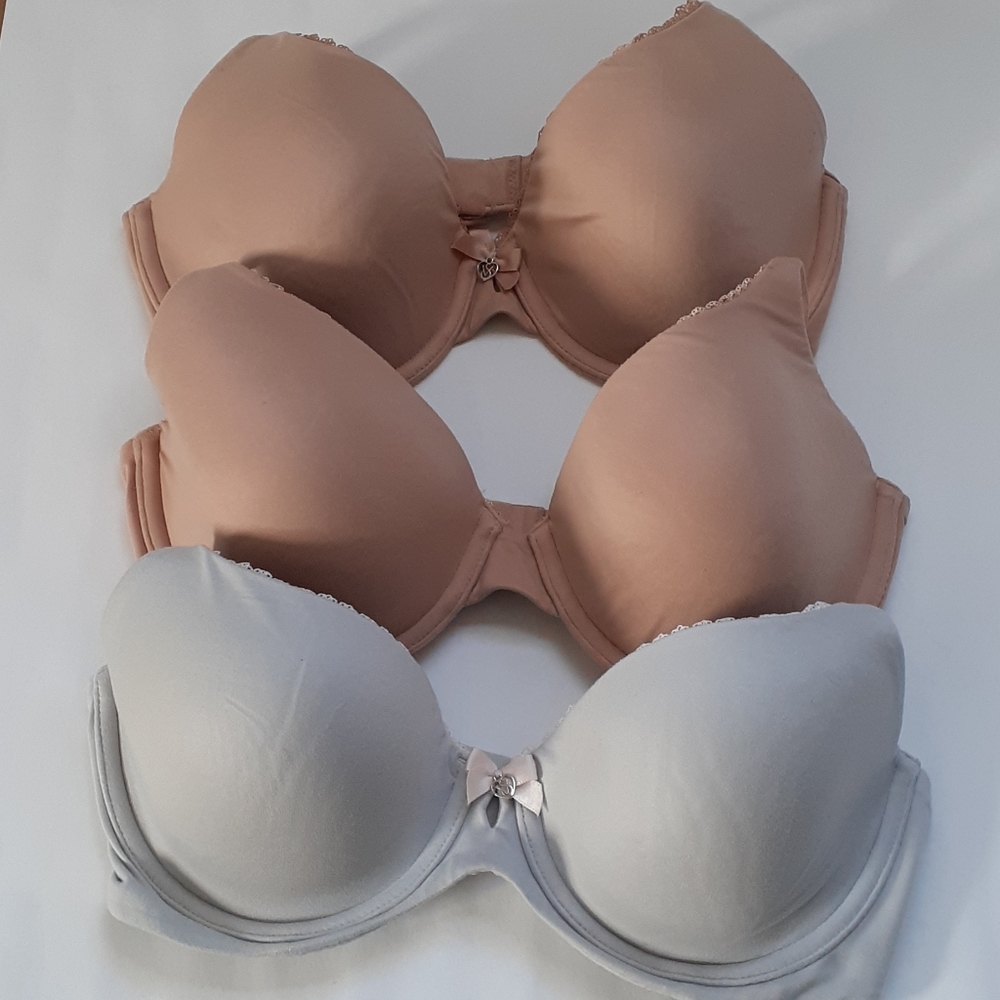 Body by Victoria Bras Victoria's Secret Bundle